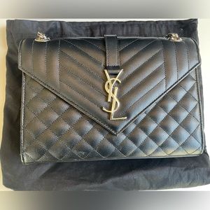 YSL-Saint Laurent Medium envelope chain back in black -good condition